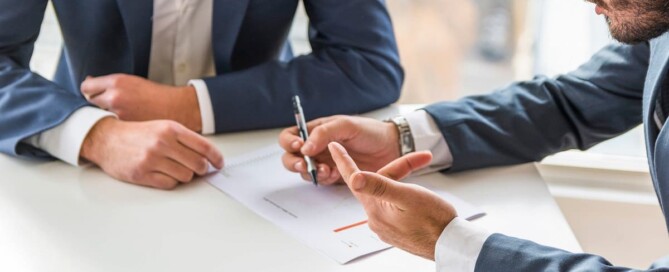 importancia de tener un buen asesor lega en inversiones inmobiliarias