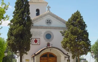 Vista fachada principal Ermita de Parla