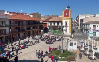 Reloj antiguo en la plaza del Ayuntamiento