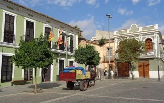 Vista de la Plaza del pueblo de Paterna