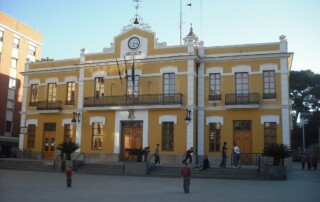 Vista de la plaza del ayuntamiento en Burjassot
